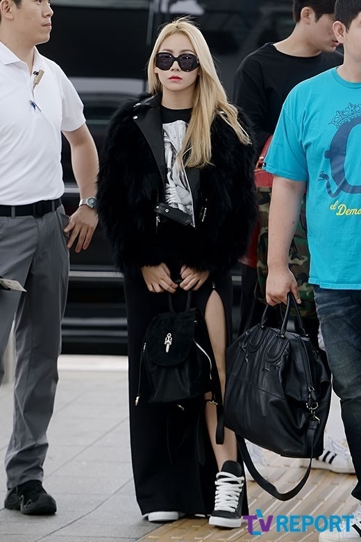 【PHOTO】2NE1、YGファミリーコンサートのため出国“個性溢れる空港ファッション” ENTERTAINMENT 韓流・韓国芸能