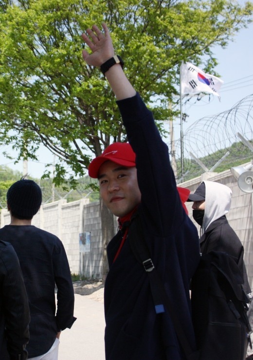 F.CUZ Jinon, Ayer (5/8) se alistaron silenciosamente ... Los fanáticos japoneses, chinos y coreanos fueron a despedirse R